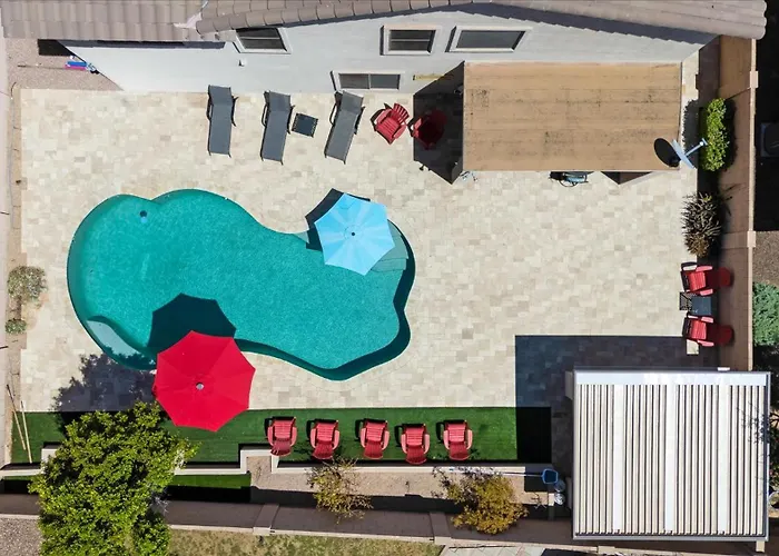 Holiday home Pool Grill Games Chill - Awaits